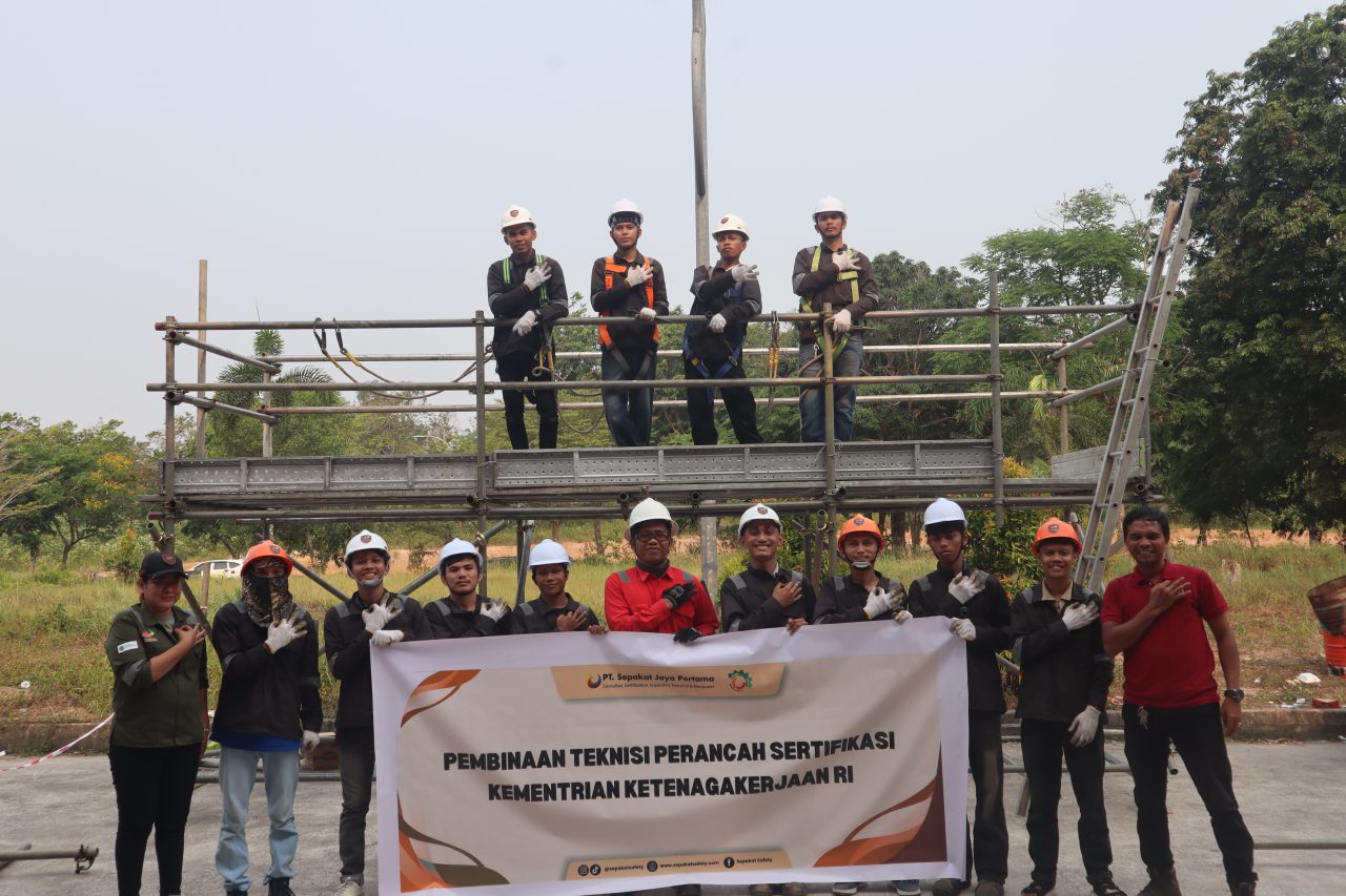 Operator Rigger, Scaffolder, dan Operator Crane Terlisensi